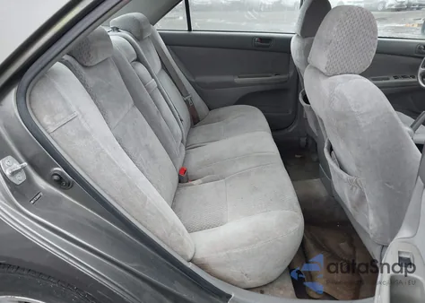 2004 Toyota Camry Le z USA, uszkodzony, nr VIN 4T1BE32K64U911938